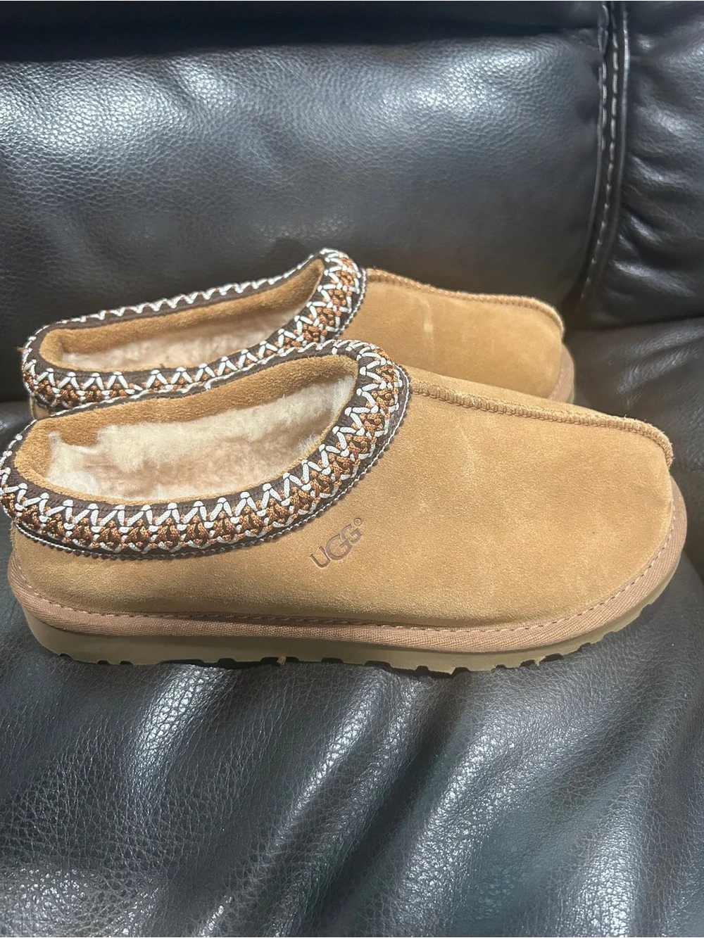 UGG Kids Chestnut Brown Suede Slip-On Cozy Slipper  BIG BOY/GIRLS 6  Ladies 5